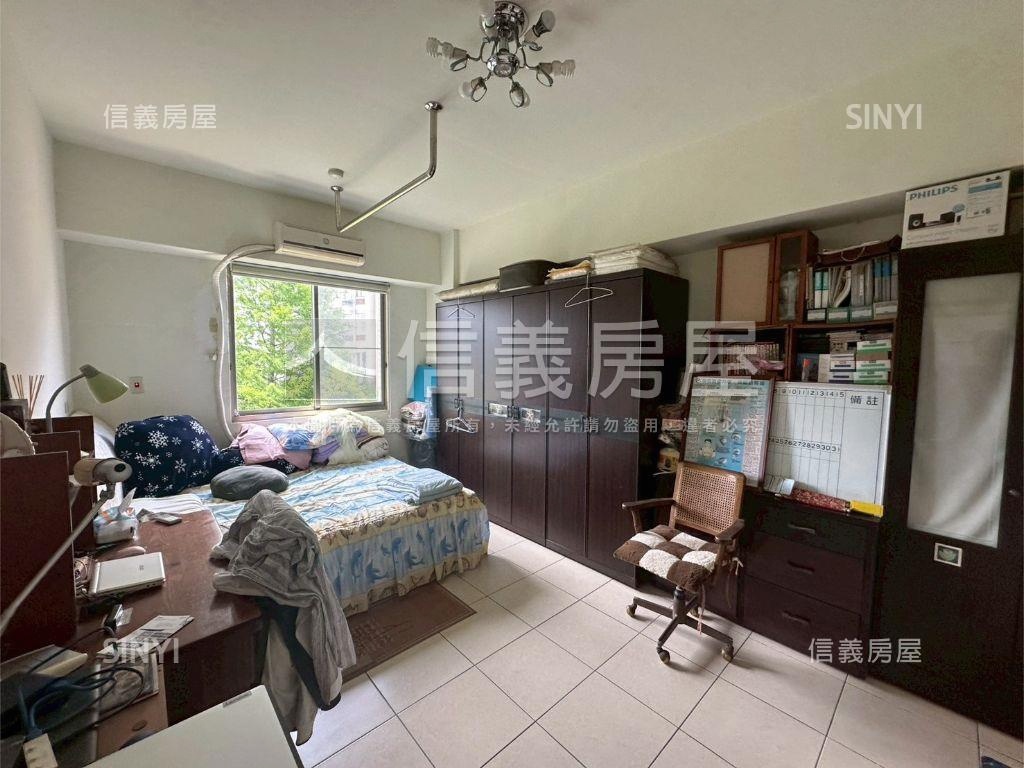 空一六區採光三房房屋室內格局與周邊環境