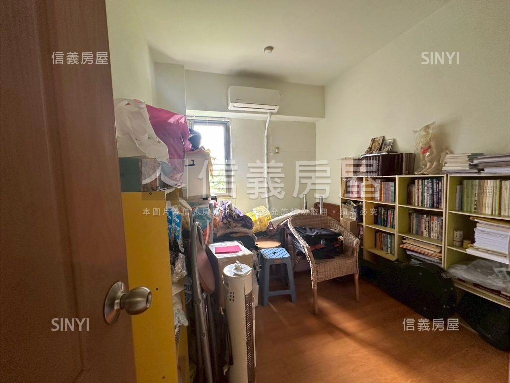 空一六區採光三房房屋室內格局與周邊環境