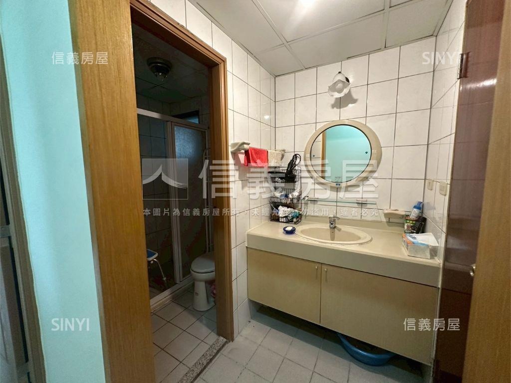 空一六區採光三房房屋室內格局與周邊環境