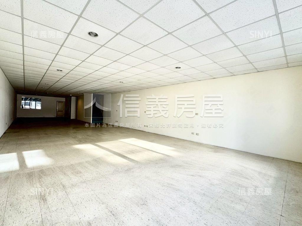 專任近火車站大面寬金透店房屋室內格局與周邊環境