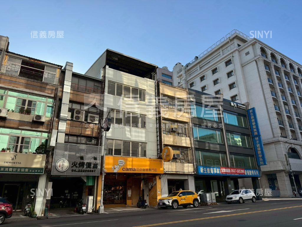 專任近火車站大面寬金透店房屋室內格局與周邊環境