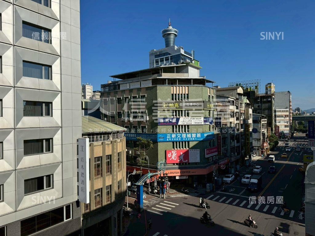 專任近火車站大面寬金透店房屋室內格局與周邊環境