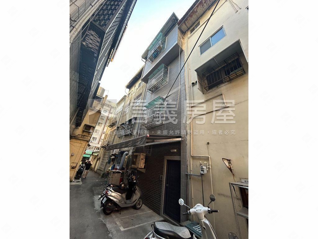 超讚進化路黃金透套房屋室內格局與周邊環境