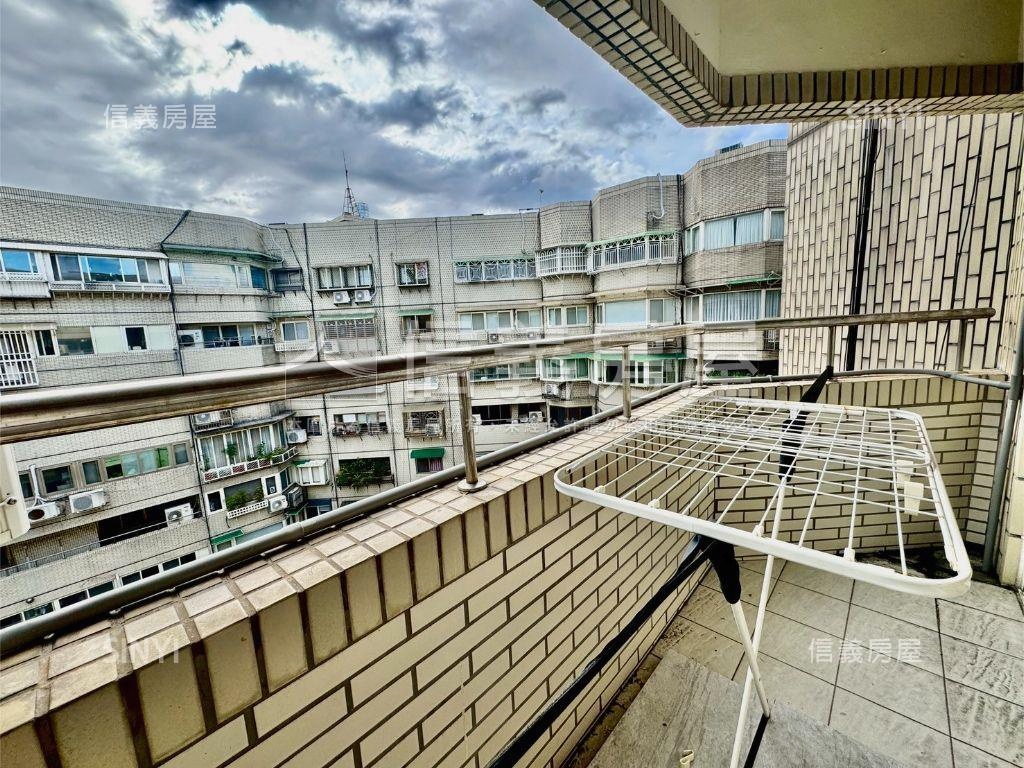 民生圓環海華次高美妝三房房屋室內格局與周邊環境