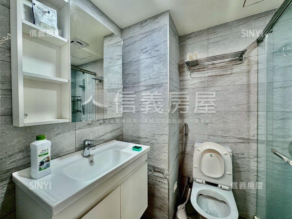 民生圓環海華次高美妝三房房屋室內格局與周邊環境