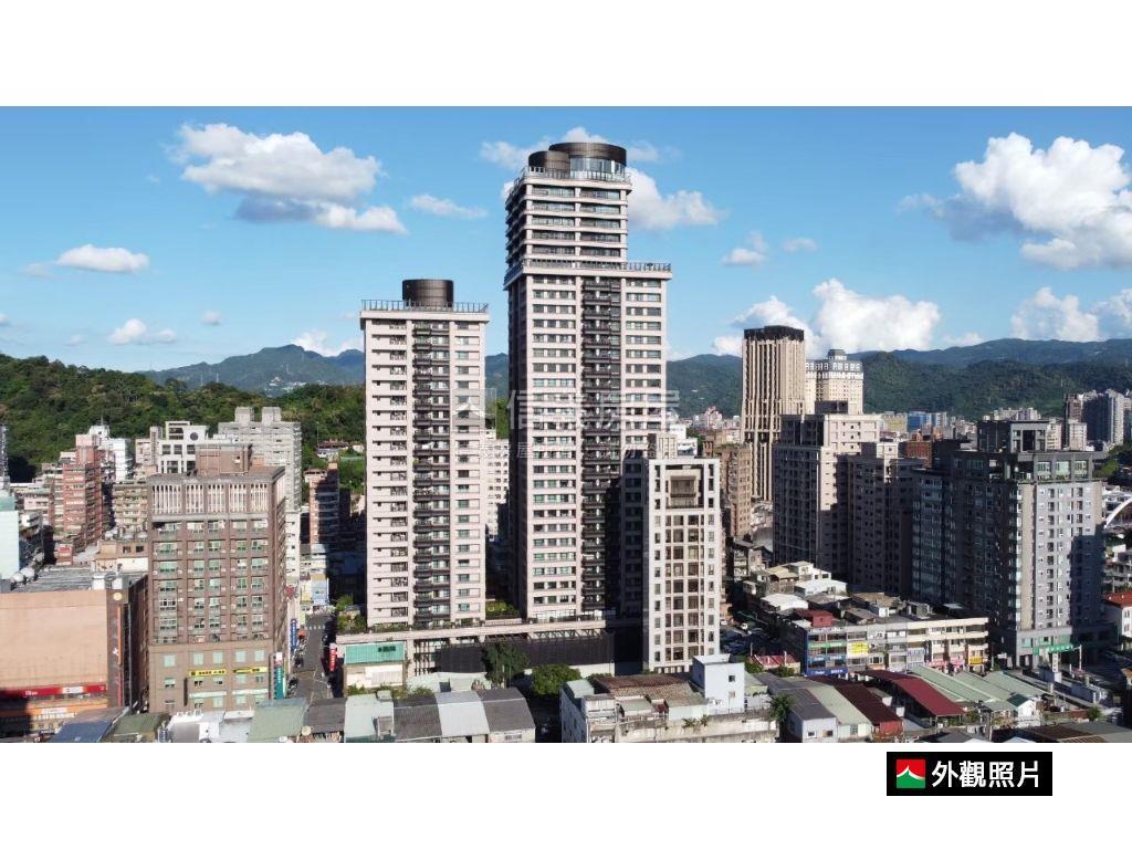 岳泰峰範三房房屋室內格局與周邊環境