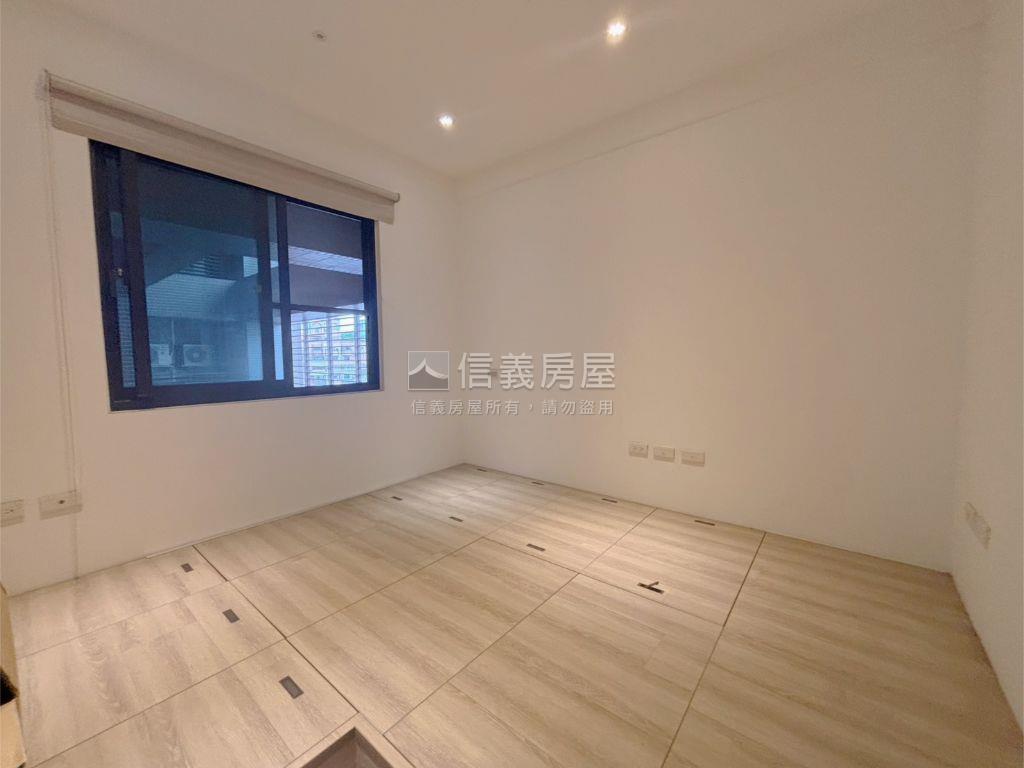岳泰峰範三房房屋室內格局與周邊環境