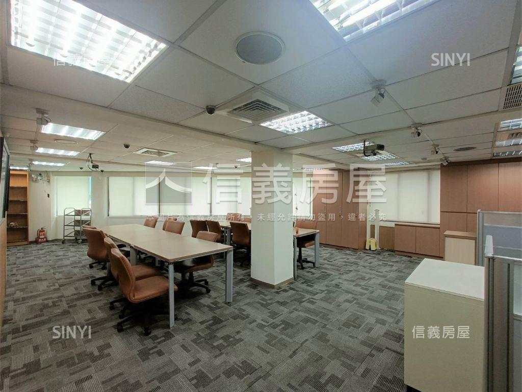 英才路稀有角間店面與商辦房屋室內格局與周邊環境