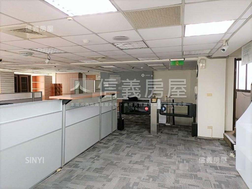 英才路稀有角間店面與商辦房屋室內格局與周邊環境