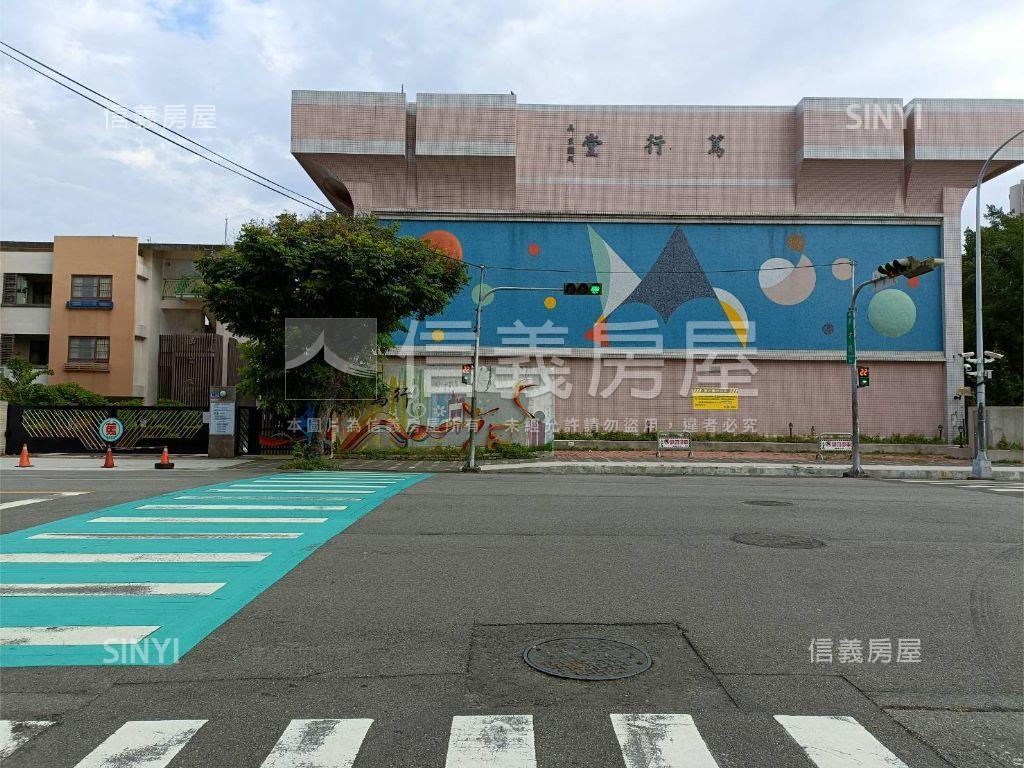 英才路稀有角間店面與商辦房屋室內格局與周邊環境