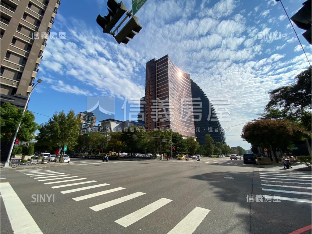 朝富路•稀有透天店面房屋室內格局與周邊環境