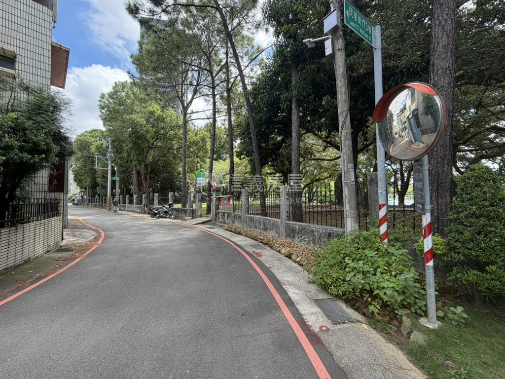 近靜心湖稀有車庫透天房屋室內格局與周邊環境