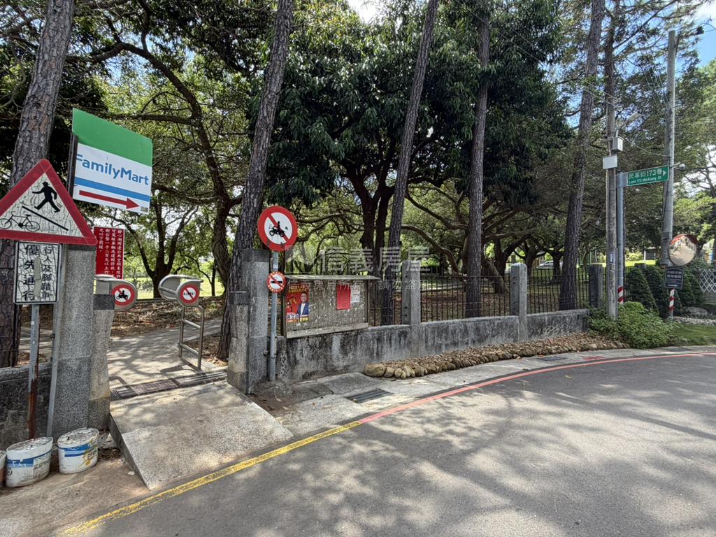 近靜心湖稀有車庫透天房屋室內格局與周邊環境