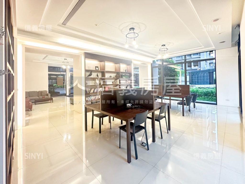 近輔大捷運邊間三面採光房屋室內格局與周邊環境