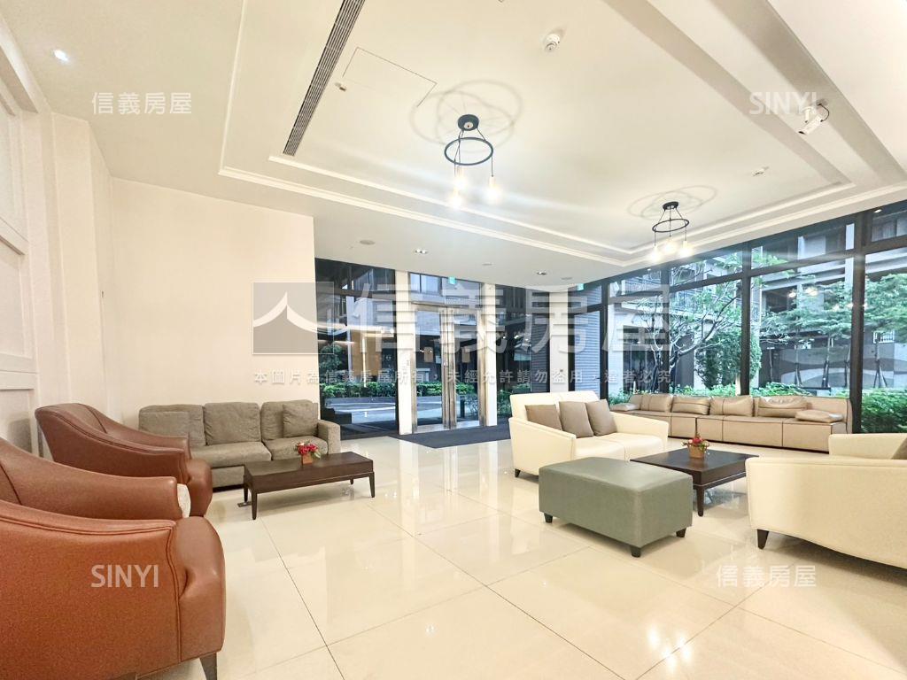 近輔大捷運邊間三面採光房屋室內格局與周邊環境