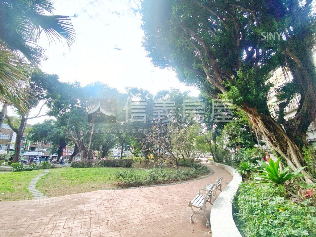 中山☆捷運低總黃金店面房屋室內格局與周邊環境