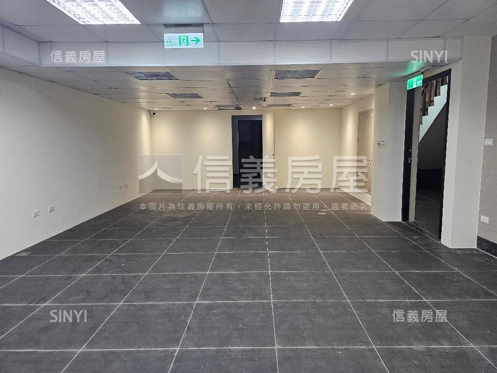 桃園市整棟電梯金店面房屋室內格局與周邊環境