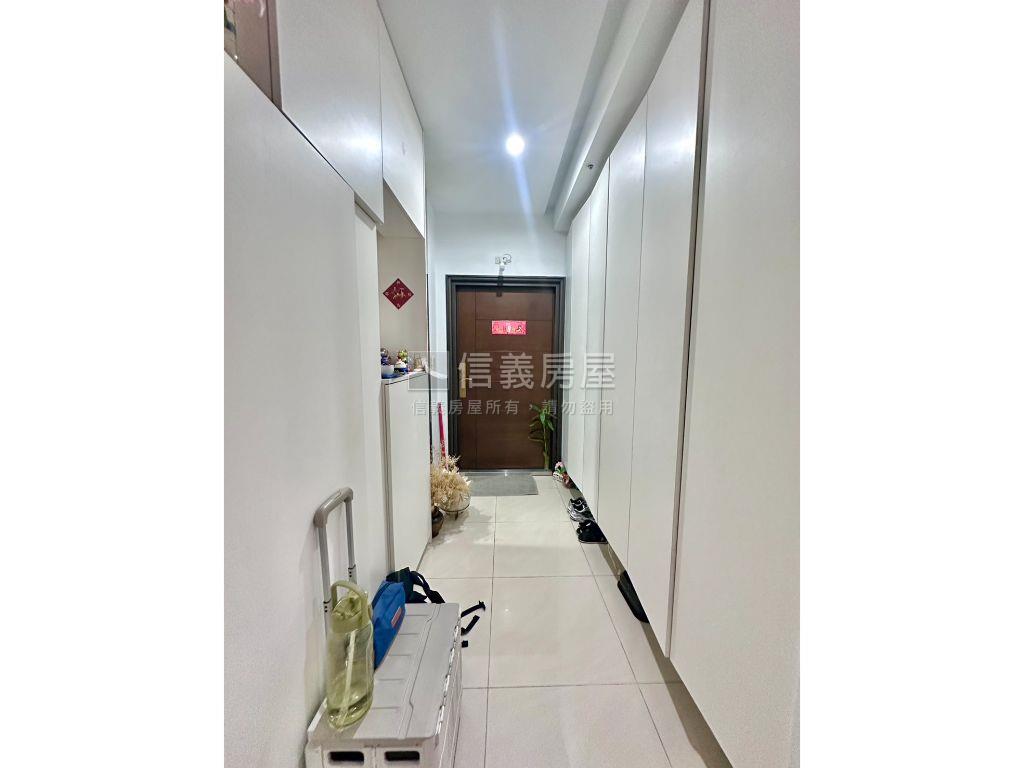 全坤建設氣派亮麗３房車位房屋室內格局與周邊環境
