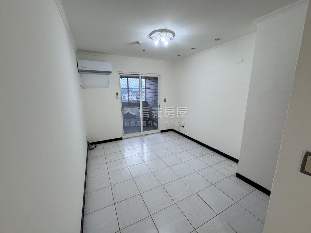 摩天鎮遠景三房美屋房屋室內格局與周邊環境