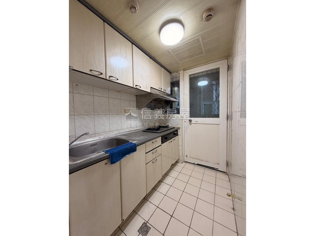 摩天鎮遠景三房美屋房屋室內格局與周邊環境