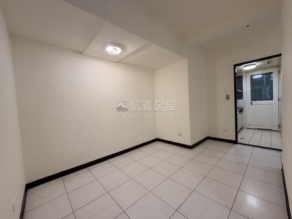 摩天鎮遠景三房美屋房屋室內格局與周邊環境