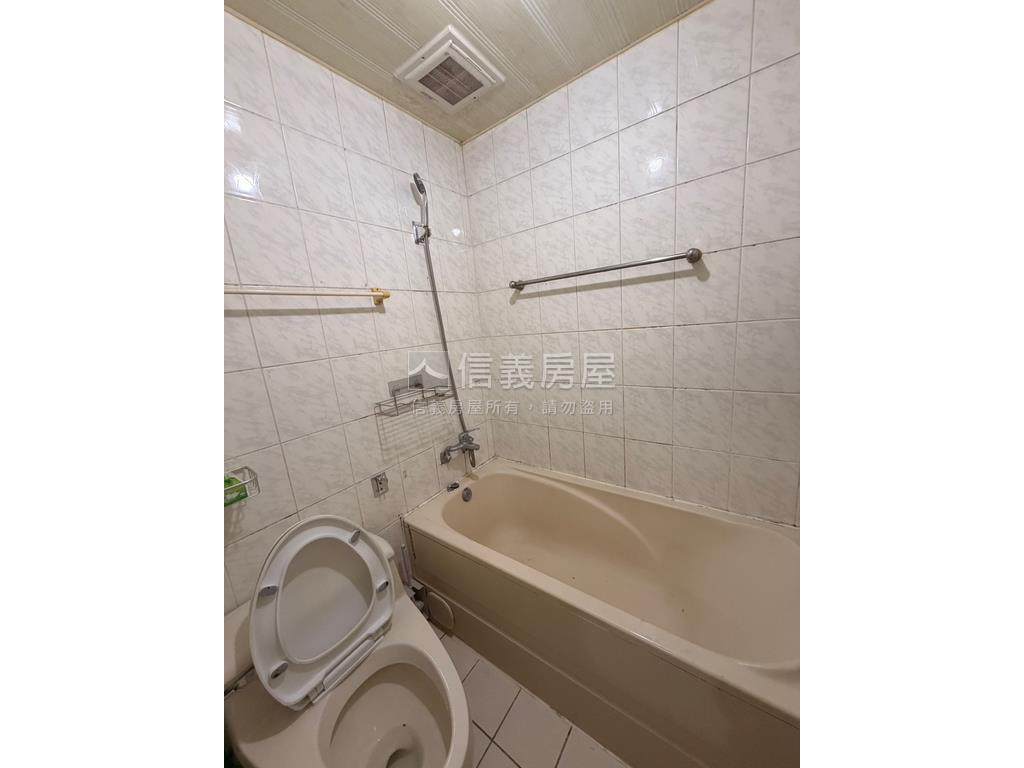 摩天鎮遠景三房美屋房屋室內格局與周邊環境