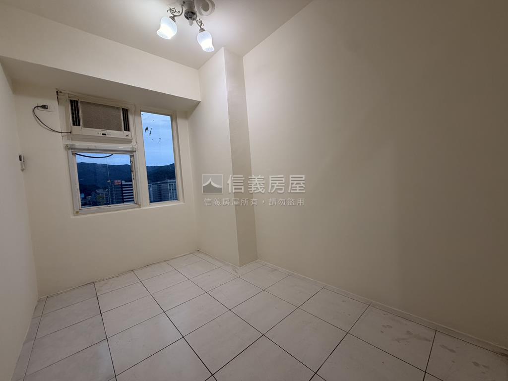 摩天鎮遠景三房美屋房屋室內格局與周邊環境