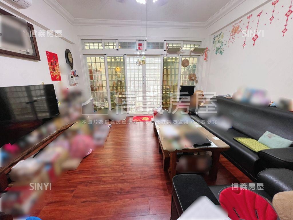 近中華路鄰路透天房屋室內格局與周邊環境