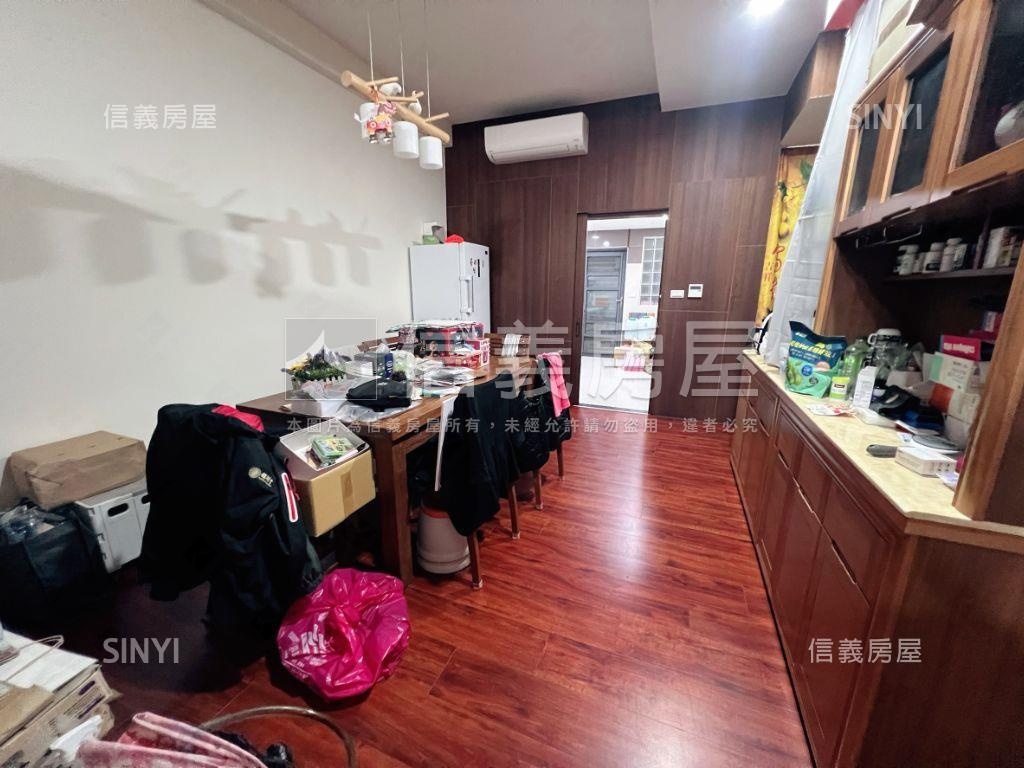 近中華路鄰路透天房屋室內格局與周邊環境