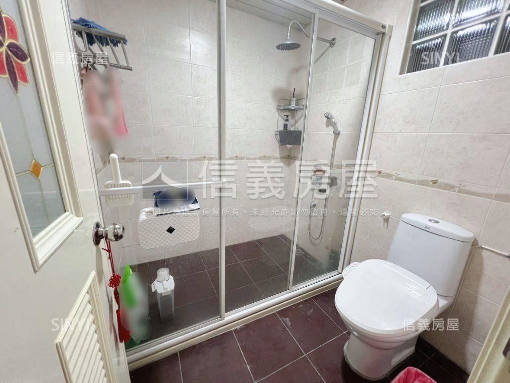 近中華路鄰路透天房屋室內格局與周邊環境