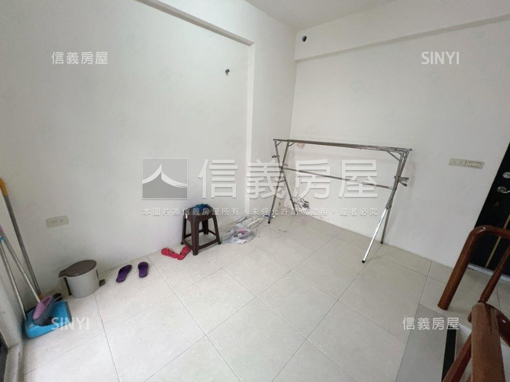 近中華路鄰路透天房屋室內格局與周邊環境