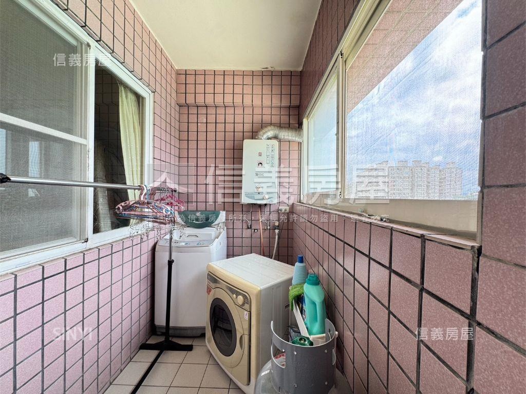 東方名人採光三房有車位房屋室內格局與周邊環境