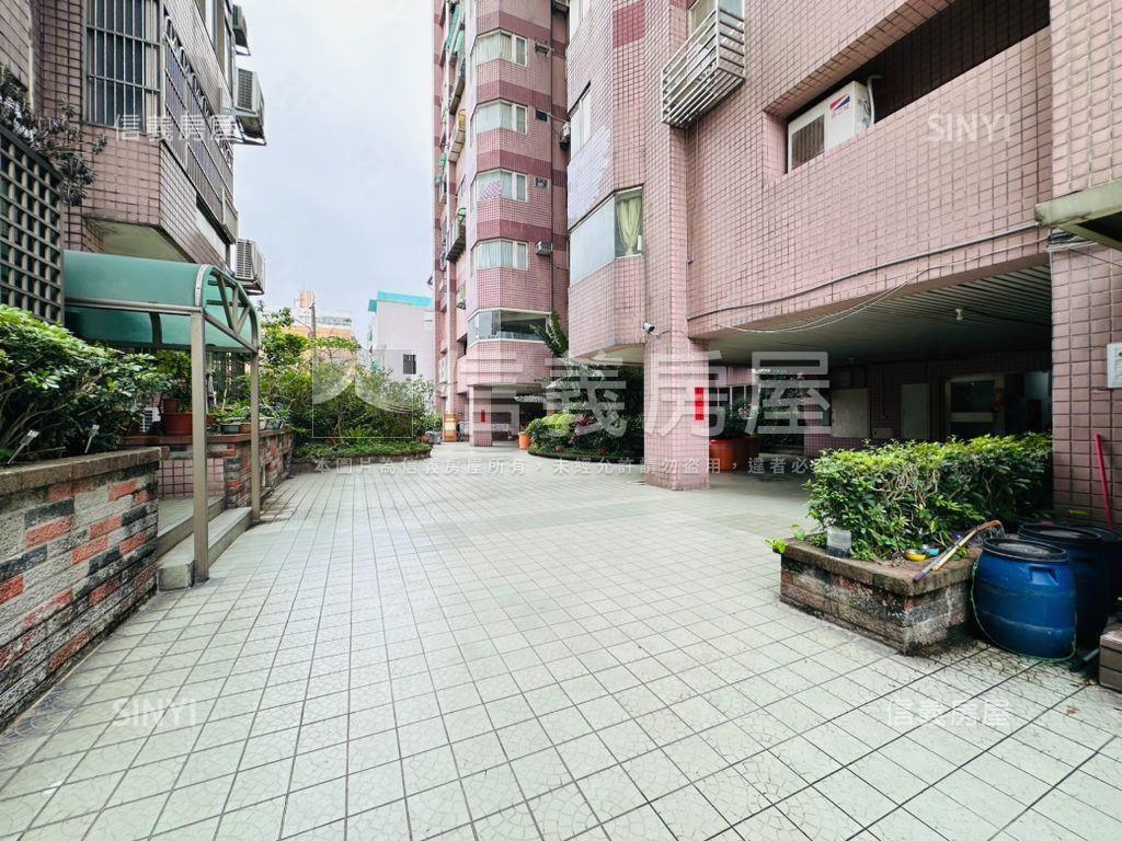 東方名人採光三房有車位房屋室內格局與周邊環境