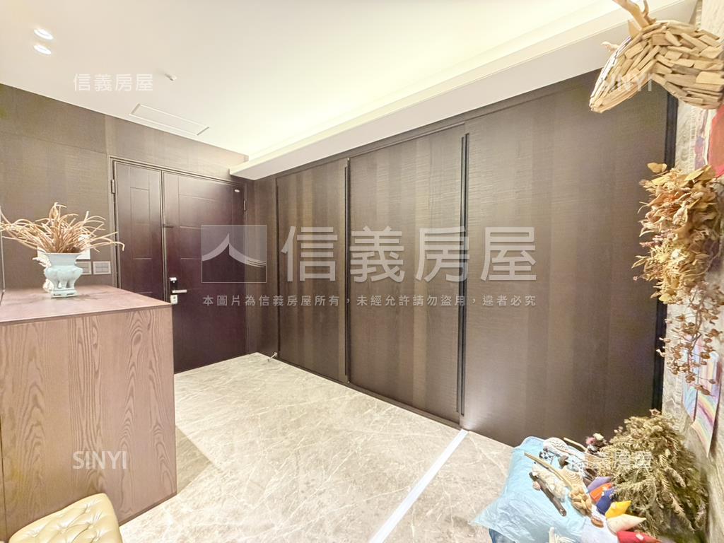 再一間紐約之星裝潢豪邸房屋室內格局與周邊環境