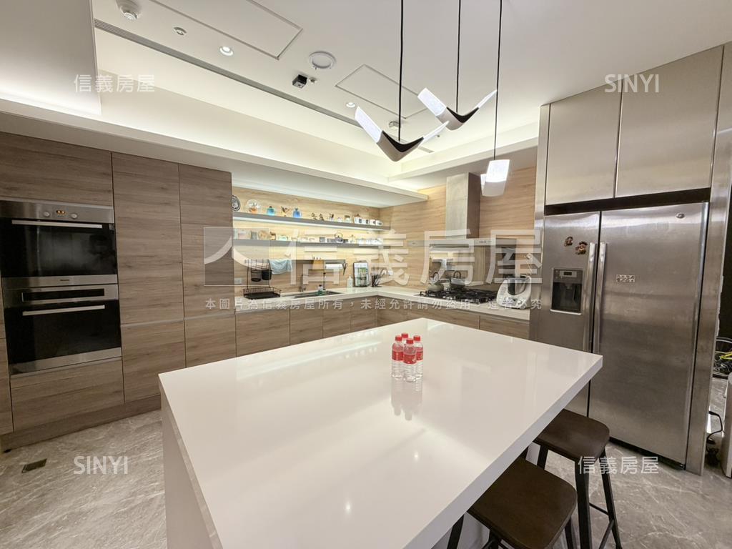 再一間紐約之星裝潢豪邸房屋室內格局與周邊環境