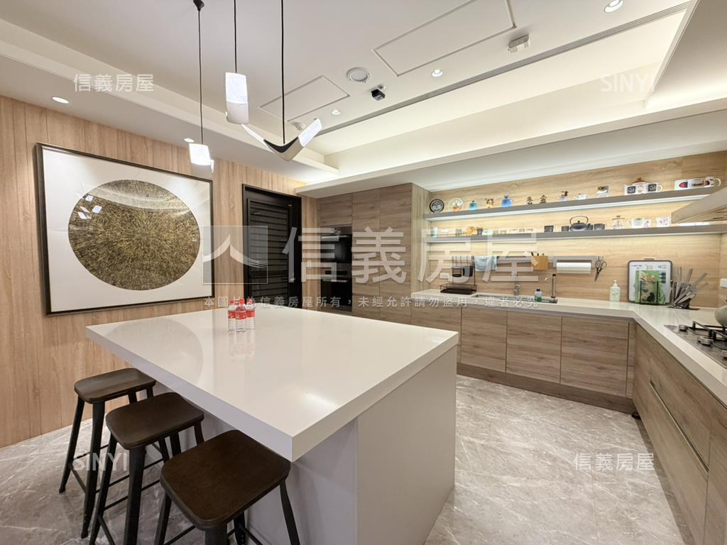 再一間紐約之星裝潢豪邸房屋室內格局與周邊環境