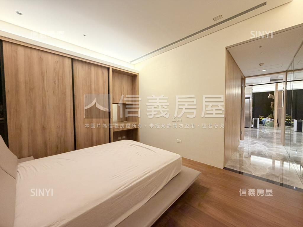 再一間紐約之星裝潢豪邸房屋室內格局與周邊環境