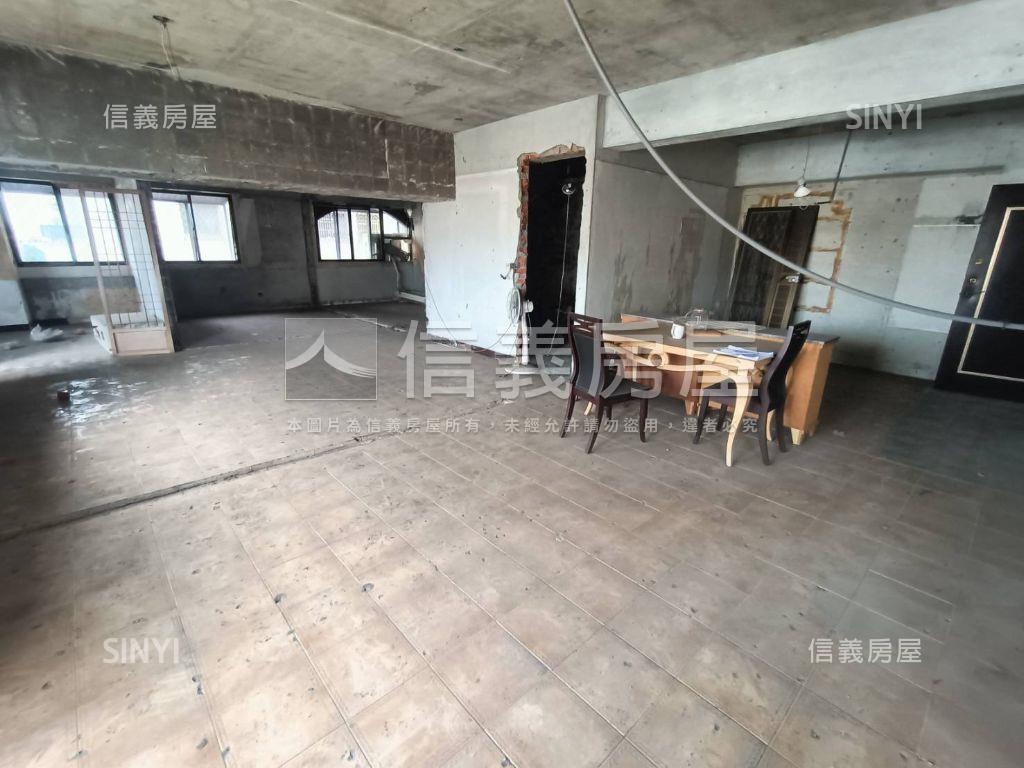 京城阿波羅高樓採光宅房屋室內格局與周邊環境