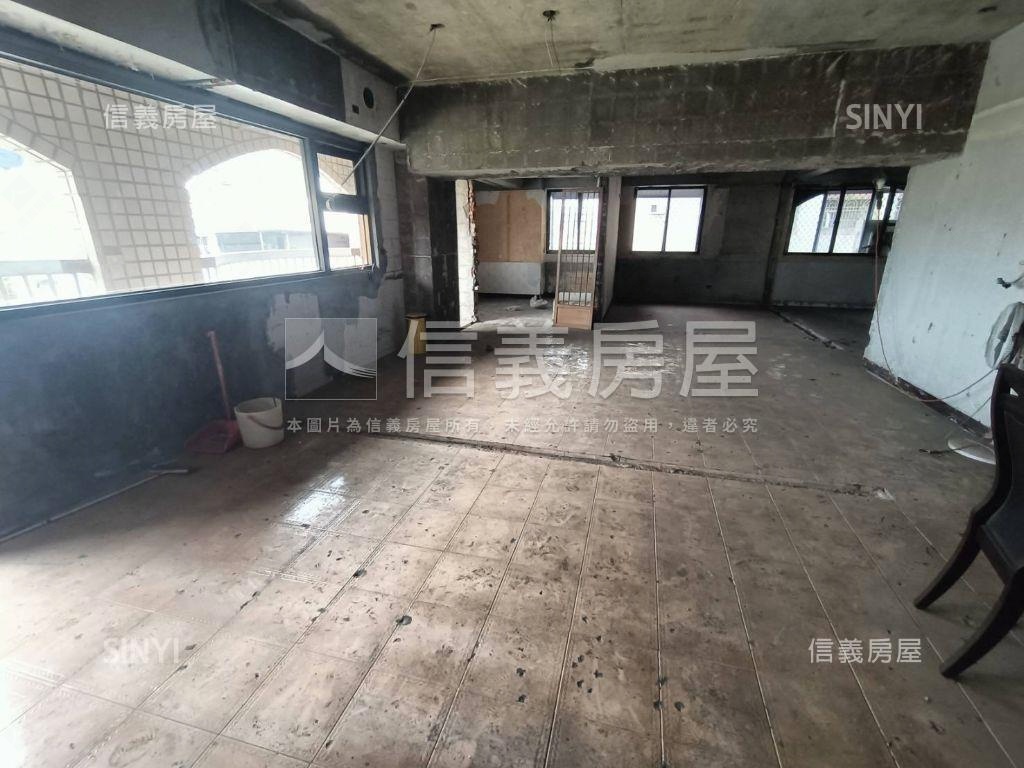 京城阿波羅高樓採光宅房屋室內格局與周邊環境