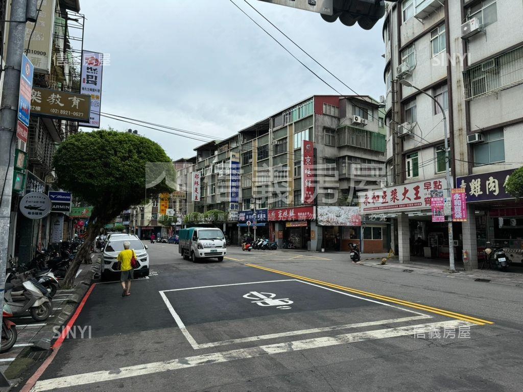知名咖哩飯穩定置產金店面房屋室內格局與周邊環境