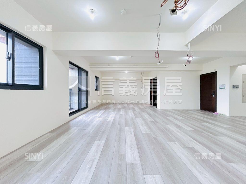 面領航北路景觀大坪數房屋室內格局與周邊環境