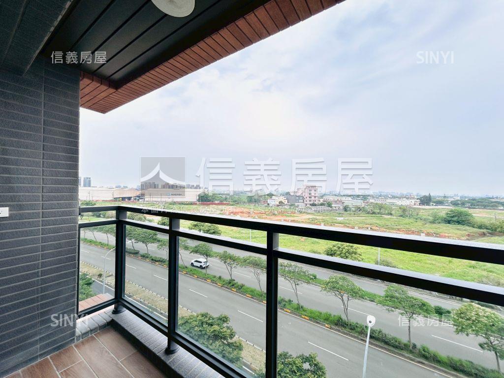 面領航北路景觀大坪數房屋室內格局與周邊環境