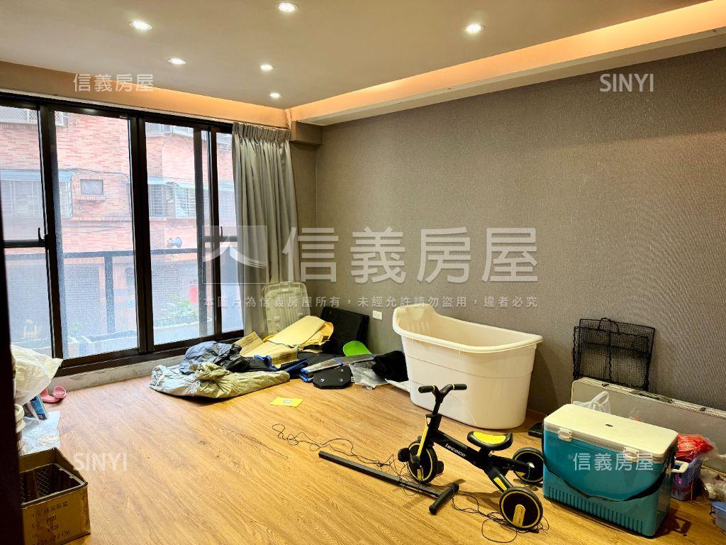 一橋雙子星面寬大店面房屋室內格局與周邊環境