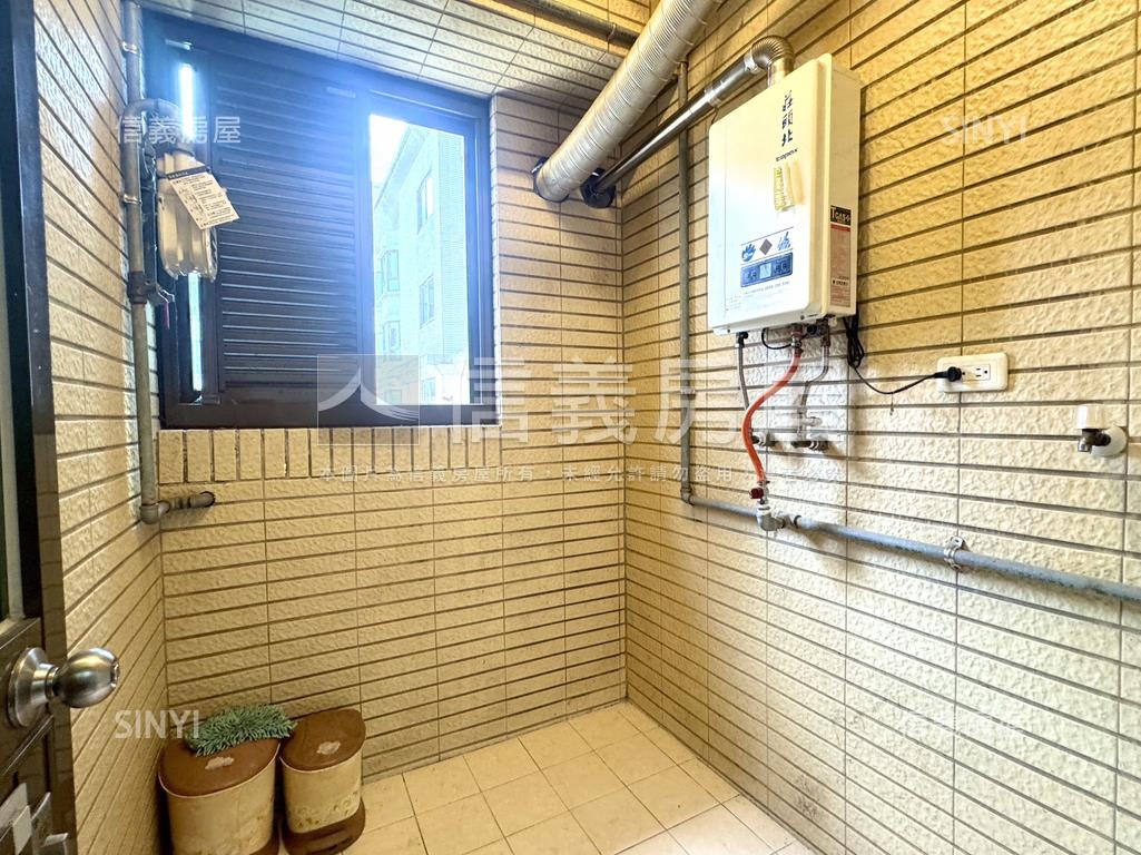 榮耀之城光耀兩房車位房屋室內格局與周邊環境