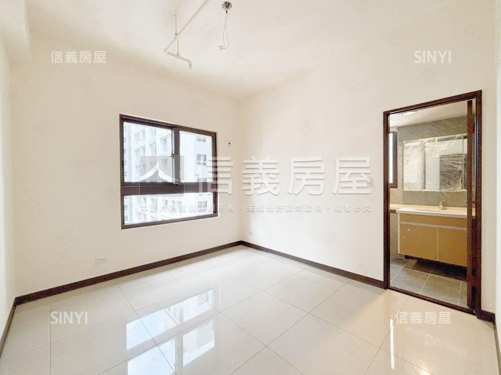 皇普莊園邊間三房先看這間房屋室內格局與周邊環境