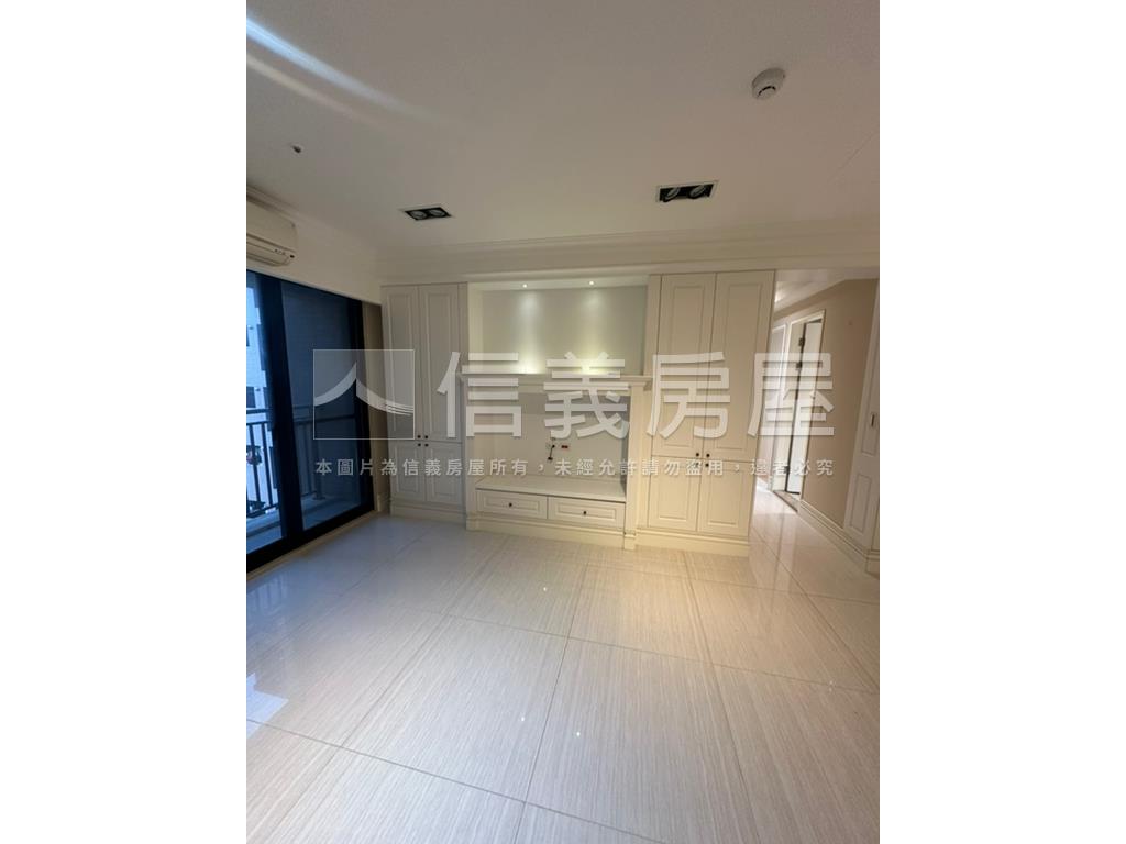 中港觀邸美麗３房雙平車房屋室內格局與周邊環境