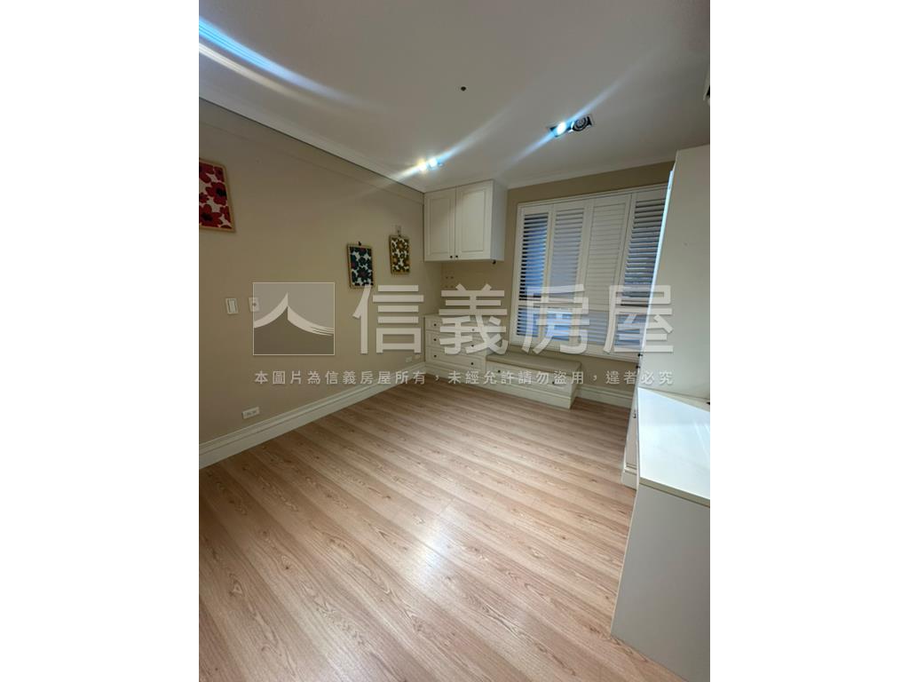 中港觀邸美麗３房雙平車房屋室內格局與周邊環境