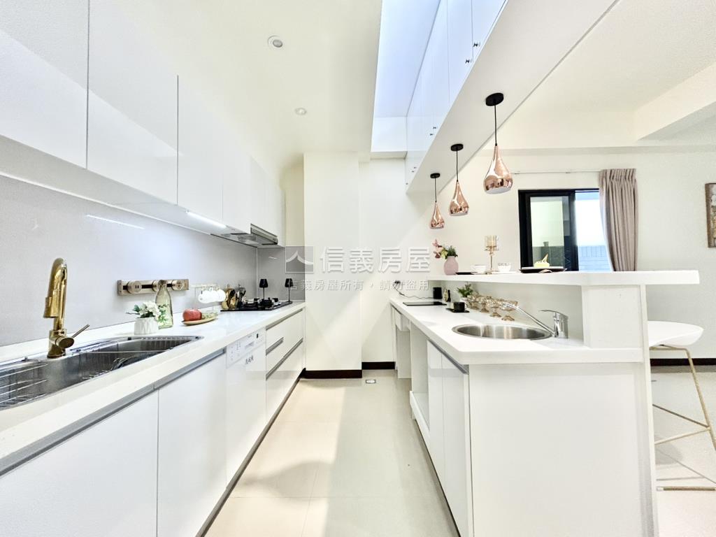 海佃輕屋齡面寬約八米透天房屋室內格局與周邊環境