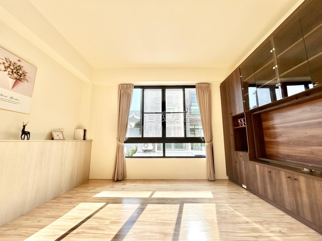 海佃輕屋齡面寬約八米透天房屋室內格局與周邊環境
