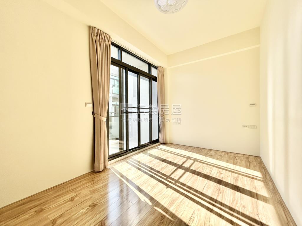 海佃輕屋齡面寬約八米透天房屋室內格局與周邊環境
